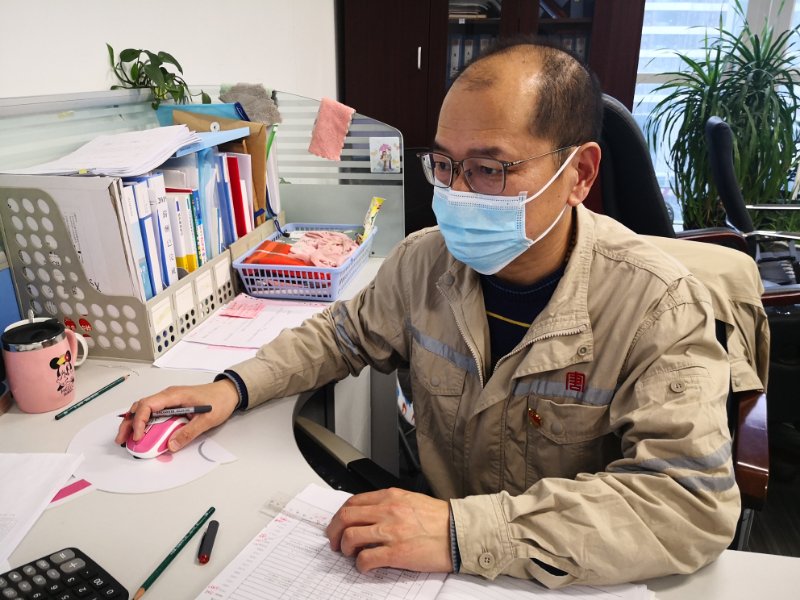 王兆猛的“日?！薄洿筇粕綎|清潔能源開發(fā)有限公司人力資源部負責人王兆猛