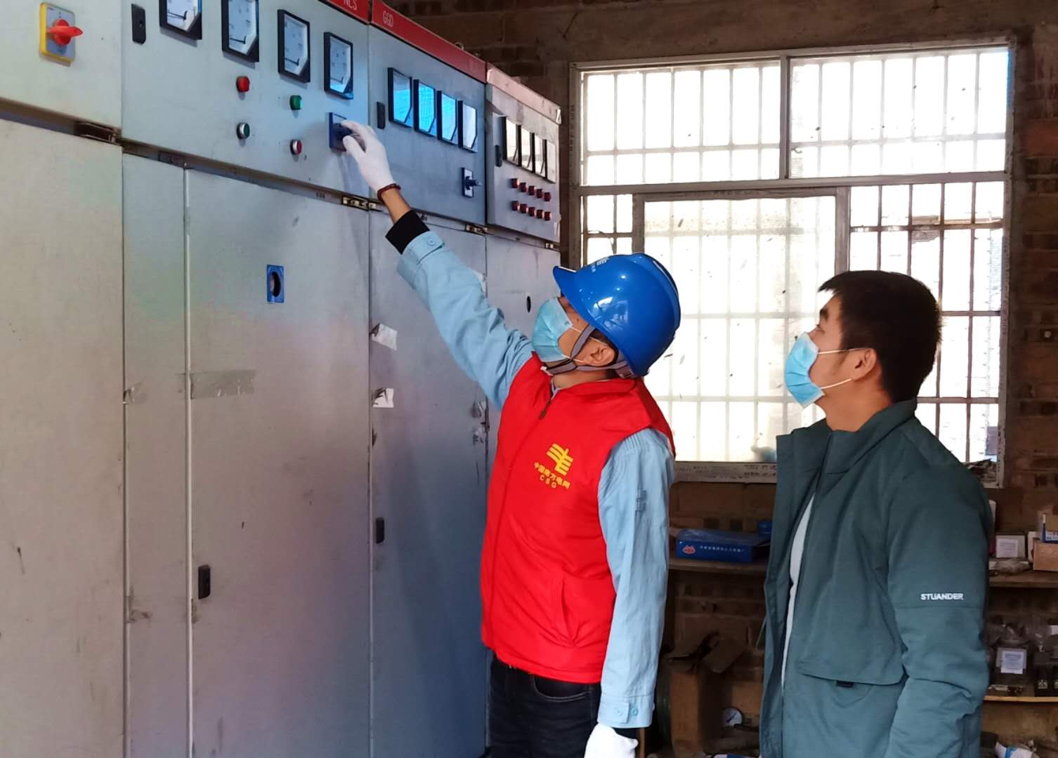 平塘供電局：主動走訪現(xiàn)場辦公，助推企業(yè)有序復工