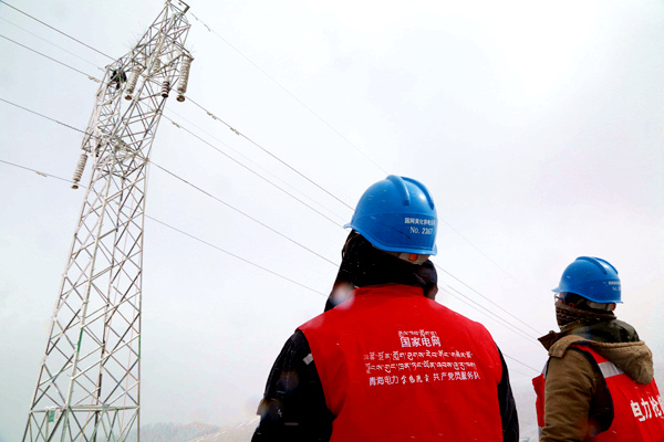 守護(hù)萬家燈火的輸電人——記國網(wǎng)黃化供電公司輸電運檢室