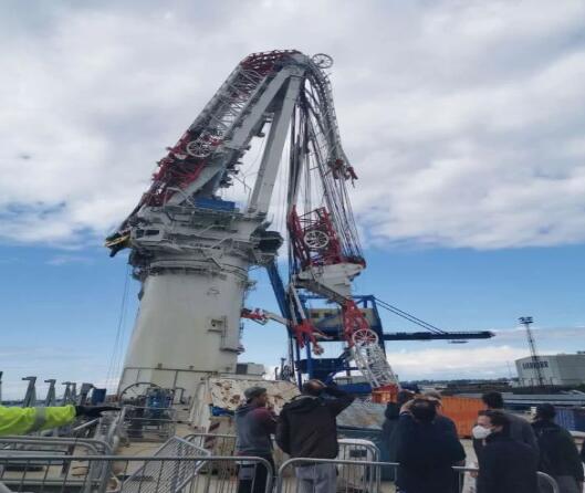 全球最大噸位風電安裝船吊臂攔腰折斷，損失1億歐元