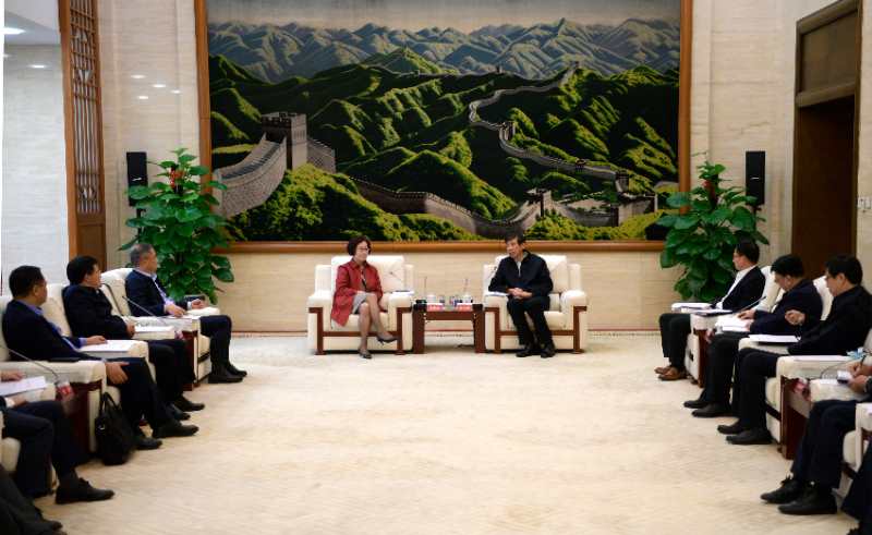 陳飛虎會見江西省委常委、副省長吳忠瓊