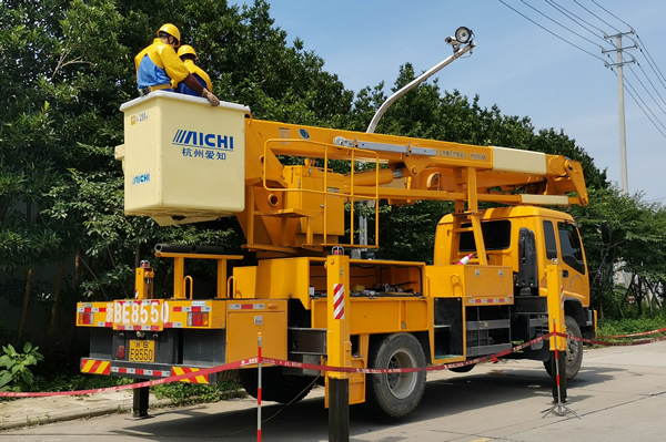 國(guó)網(wǎng)寧海縣供電公司：統(tǒng)籌帶電作業(yè)資源，“坐堂制”促提質(zhì)增效