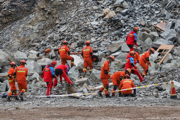 爭分奪秒 搶險(xiǎn)救援！浙江寧波開展三級(jí)聯(lián)動(dòng)地震和地質(zhì)災(zāi)害應(yīng)急救援演練