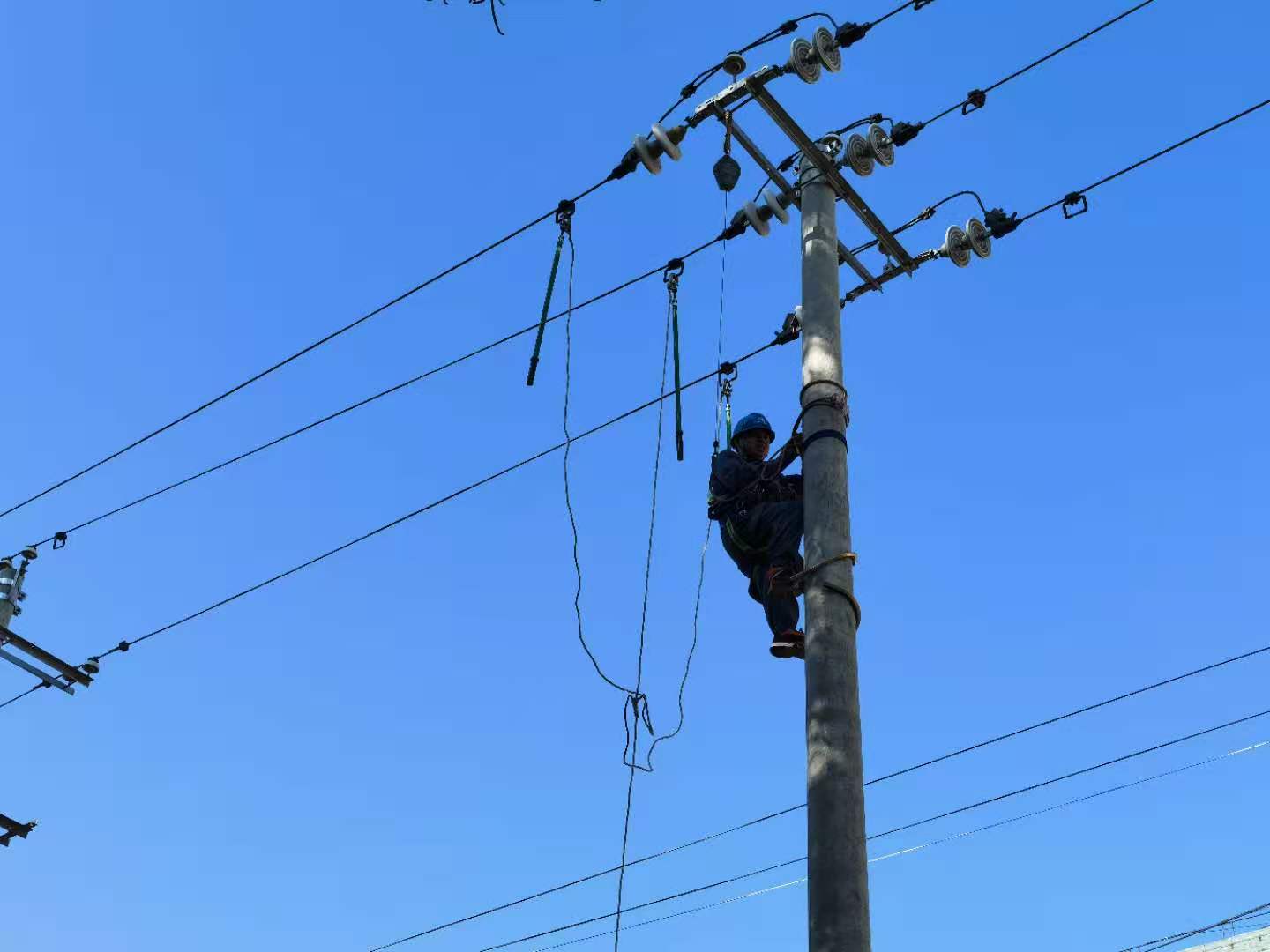 臨滄云縣供電局開展“保命教育”，提升員工實操技能