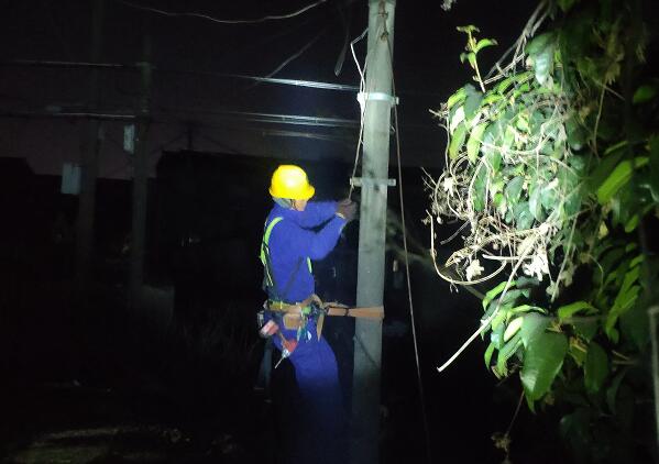 國(guó)網(wǎng)余姚市供電公司：夜間排查薄弱環(huán)節(jié)，保障電網(wǎng)安全運(yùn)行