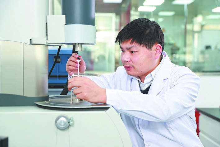 【國(guó)家電網(wǎng)公司特等勞?！繌埣褢c