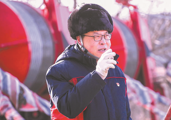 【國家電網(wǎng)公司特等勞?！拷?龍