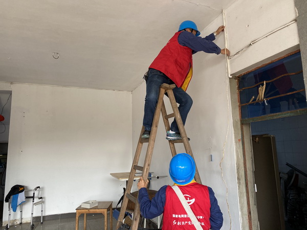 國網(wǎng)寧?？h供電公司加快老小區(qū)改造 居民用電實現(xiàn)安全和穩(wěn)定“雙保險”