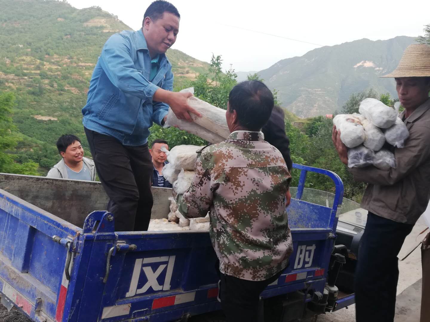 駐村七年，他以實(shí)際行動(dòng)踐行偉大脫貧攻堅(jiān)精神——記國網(wǎng)甘肅省電力公司駐村前線指揮部負(fù)責(zé)人趙宣安