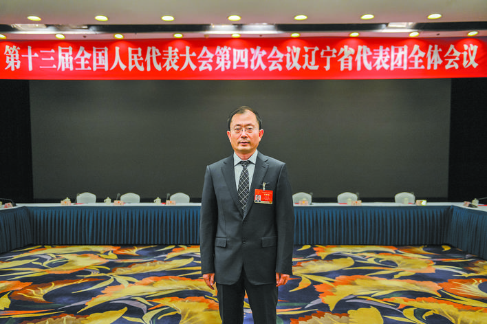 國人大代表 國網(wǎng)遼寧省電力有限公司董事長、黨委書記石玉東：加強能源互濟 促進能源互聯(lián)網(wǎng)發(fā)展