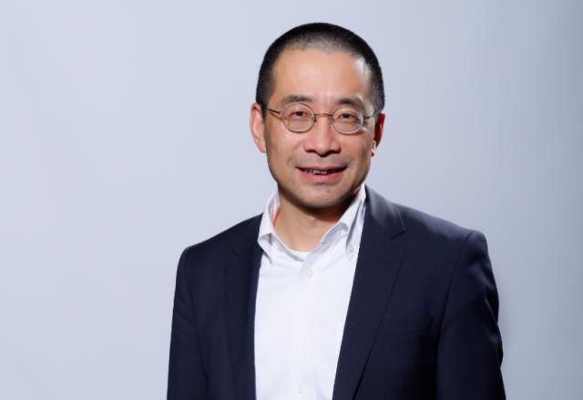 施耐德電氣全球執(zhí)行副總裁、中國(guó)區(qū)總裁尹正：提升能源效率助力實(shí)現(xiàn)碳中和