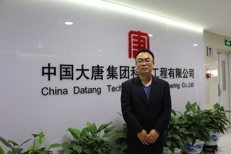 潘傳西:無(wú)私奉獻(xiàn)譜華章