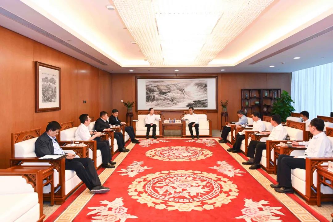 舒印彪會見鄂爾多斯市委副書記杜匯良