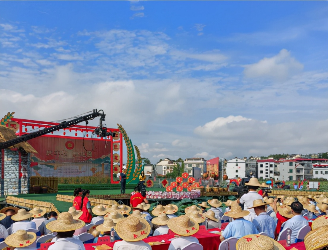 國網道縣供電公司“保電衛(wèi)士”全力護航豐收節(jié)