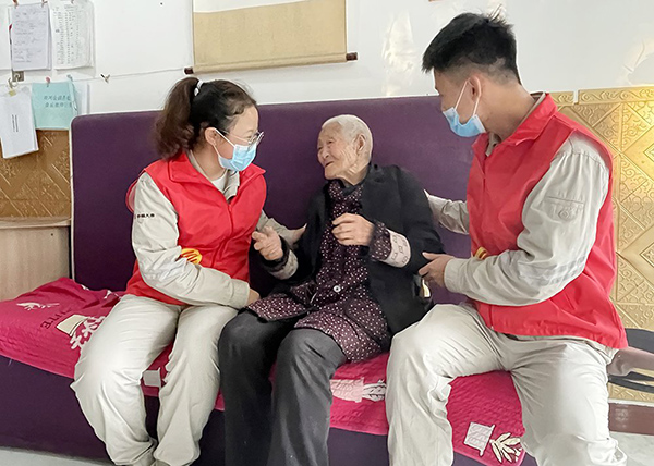 大唐臨汾熱電公司開展“人間重晚情，愛助夕陽(yáng)紅”志愿服務(wù)活動(dòng)