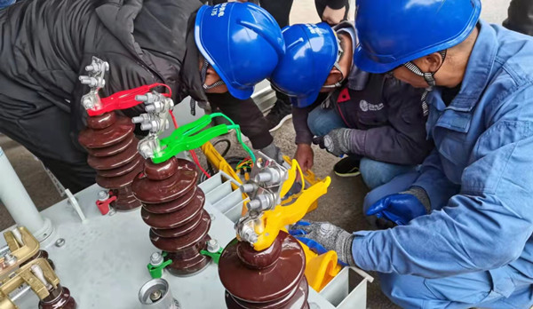 國網(wǎng)撫州市南豐縣供電公司：“提素質(zhì)，強(qiáng)隊伍，促發(fā)展”技能比武