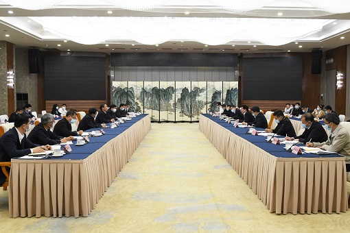 國家電網(wǎng)董事長(zhǎng)辛保安、總經(jīng)理張智剛拜會(huì)重慶市委書記陳敏爾、市長(zhǎng)胡衡華