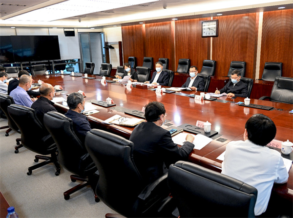 中國華電應(yīng)對疫情工作領(lǐng)導(dǎo)小組專題傳達學習貫徹中央政治局常委會會議精神進一步部署公司疫情防控工作