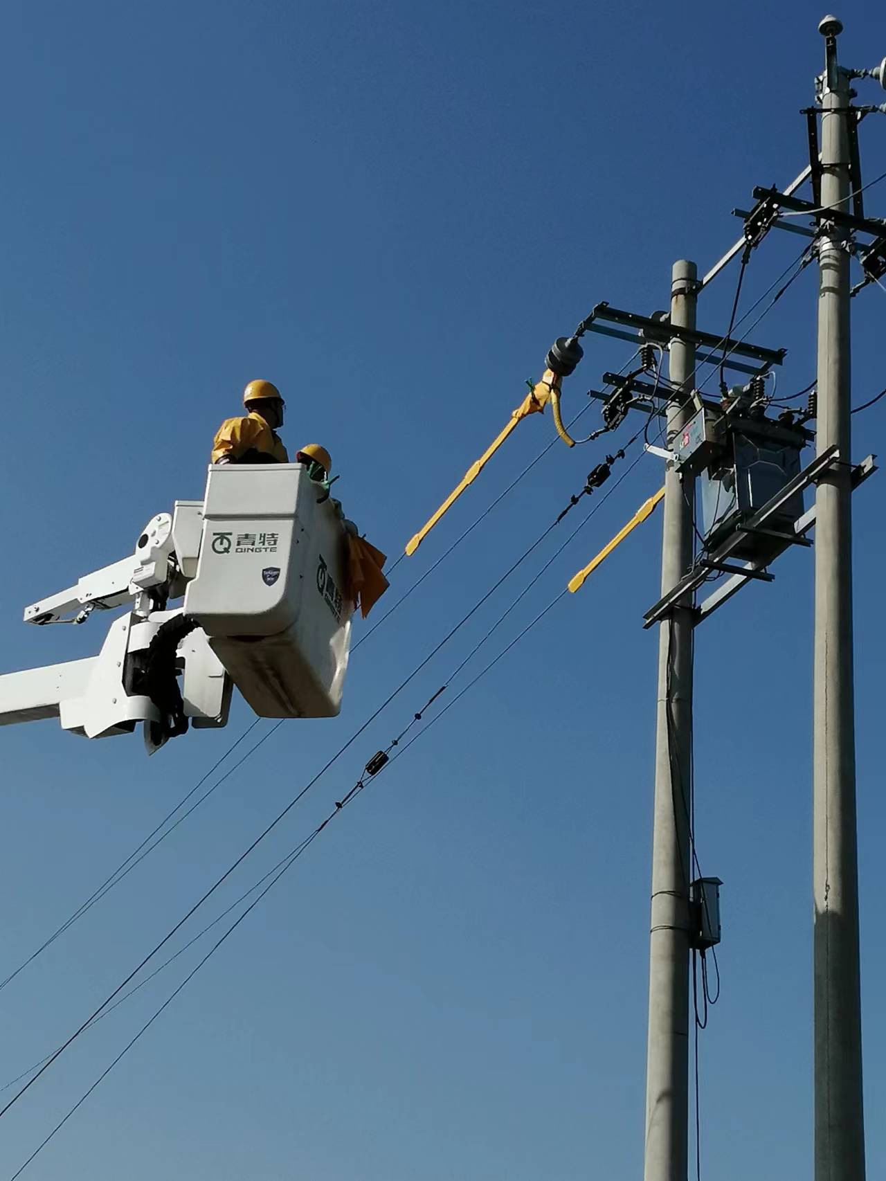 商都供電：“能帶不?！保９╇妰?yōu)服務