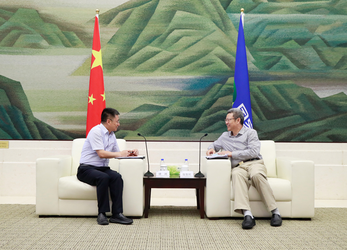 錢智民會(huì)見江西省新余市委副書記、市長(zhǎng)徐鴻