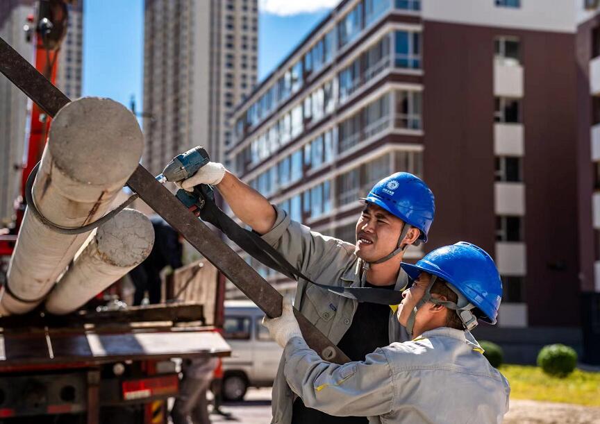 呼和浩特回民供電分公司：老舊小區(qū)變亮堂 用電穩(wěn)定更舒心