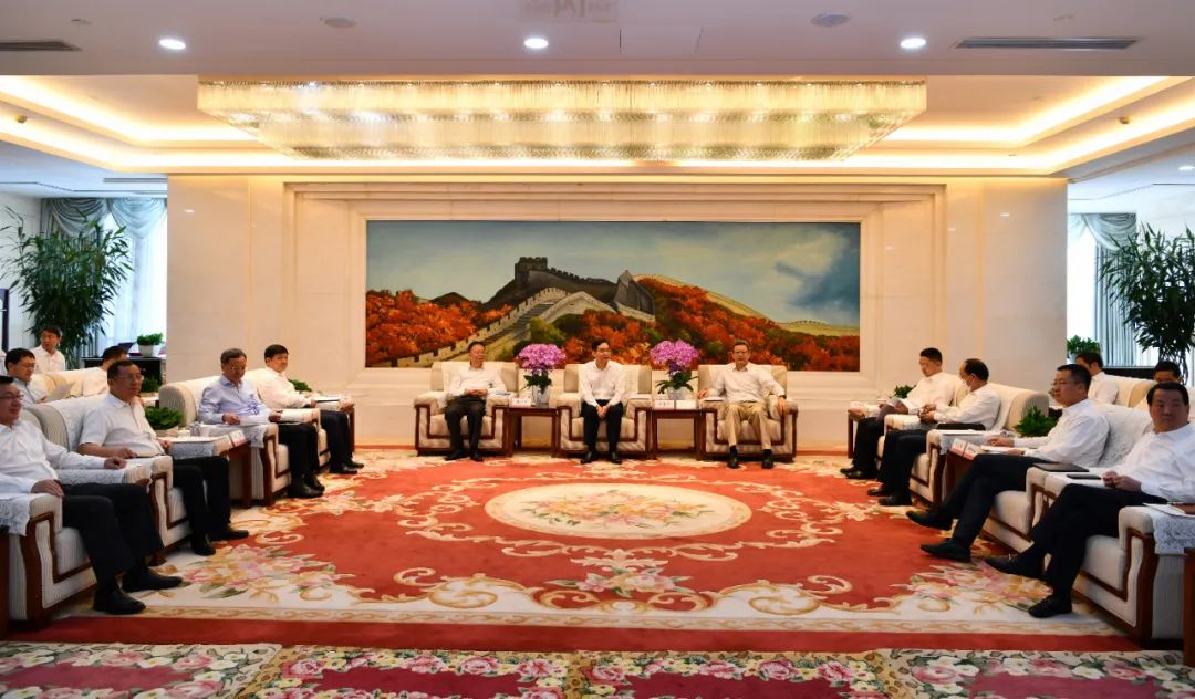 國(guó)家電投與中國(guó)建材集團(tuán)、中國(guó)鐵建舉行三方會(huì)談