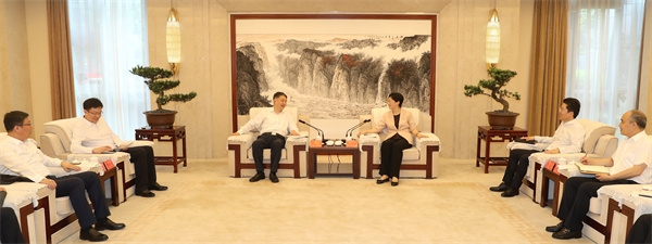 溫樞剛拜會(huì)四川省委常委、成都市委書(shū)記施小琳