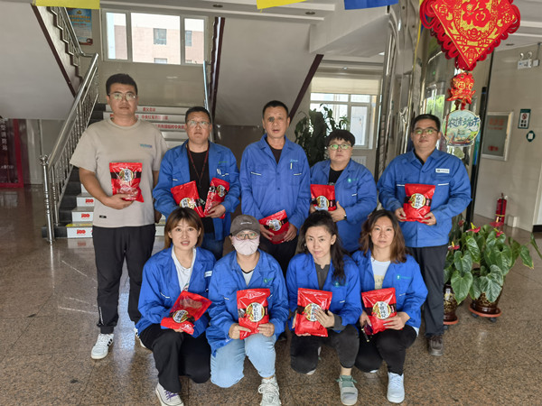 烏海市千里山供電公司：開(kāi)展“愛(ài)心助農(nóng)，枸杞認(rèn)購(gòu)”活動(dòng)