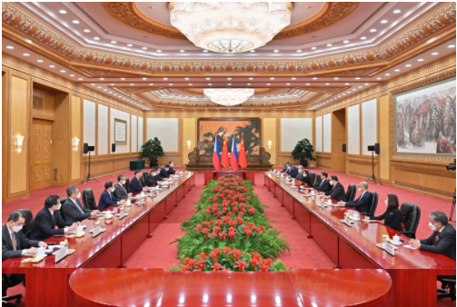 習(xí)近平：中國愿同菲方開展光伏、風(fēng)能等綠色能源合作