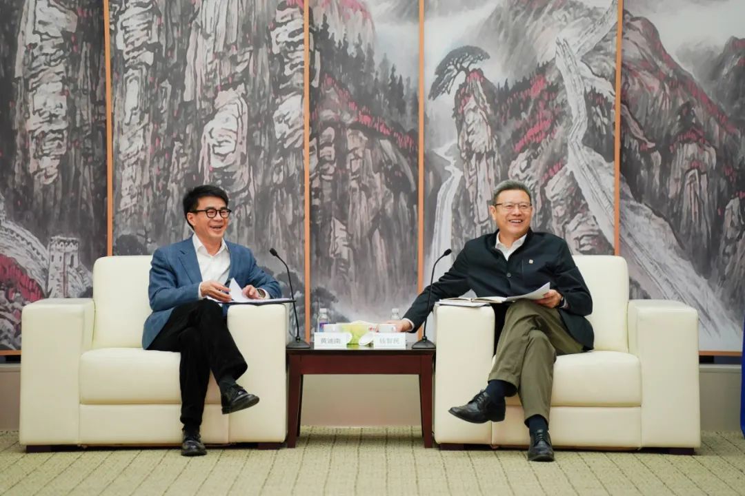 國家電投黨組書記、董事長(zhǎng)錢智民會(huì)見申能集團(tuán)黨委書記、董事長(zhǎng)黃迪南