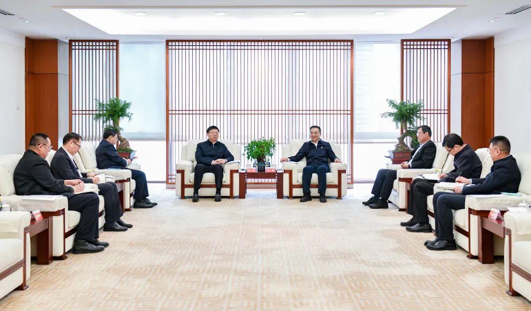 大唐集團(tuán)有限公司黨組書(shū)記、董事長(zhǎng)鄒磊會(huì)見(jiàn)吉林省委常委、省委秘書(shū)長(zhǎng)李偉