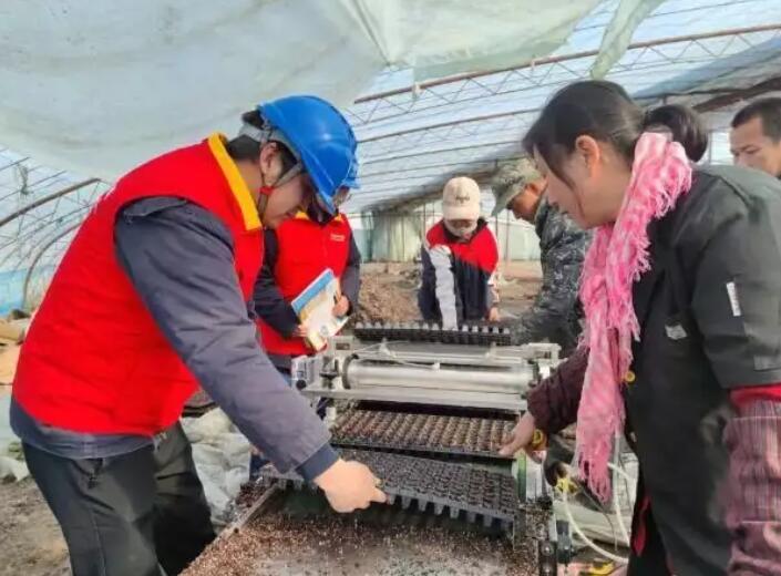 國(guó)網(wǎng)新疆電力公司貼心服務(wù)，為春耕春灌用電保駕護(hù)航