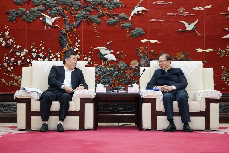 中國能建黨委書記、董事長宋海良與中國華電黨組書記、董事長江毅會談