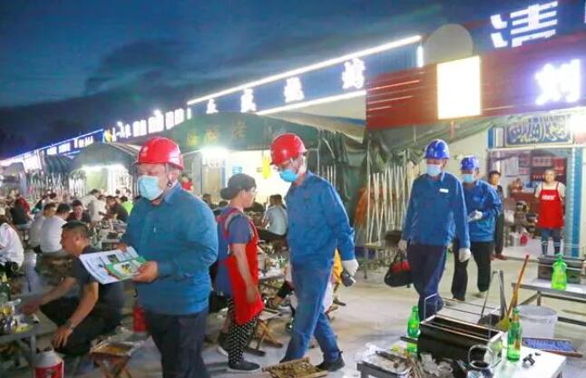 淄博周村供電中心當(dāng)好“電衛(wèi)士” 護(hù)航“夜經(jīng)濟(jì)”