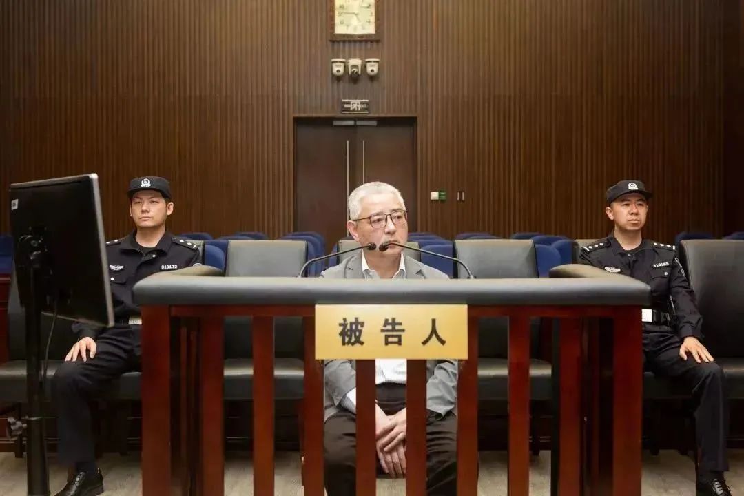 被控受賄1.56億，原上海電氣集團股份有限公司總裁、董事長鄭建華受審