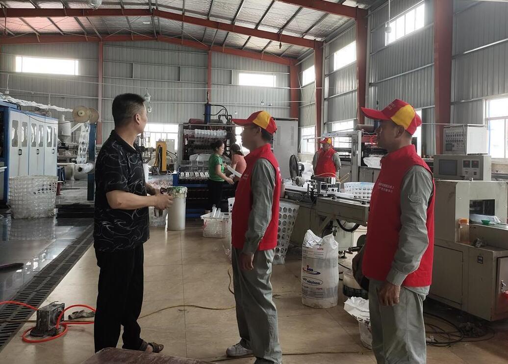 國網(wǎng)石首市供電公司“電”亮綠色經(jīng)濟，為企業(yè)降成本“支招”