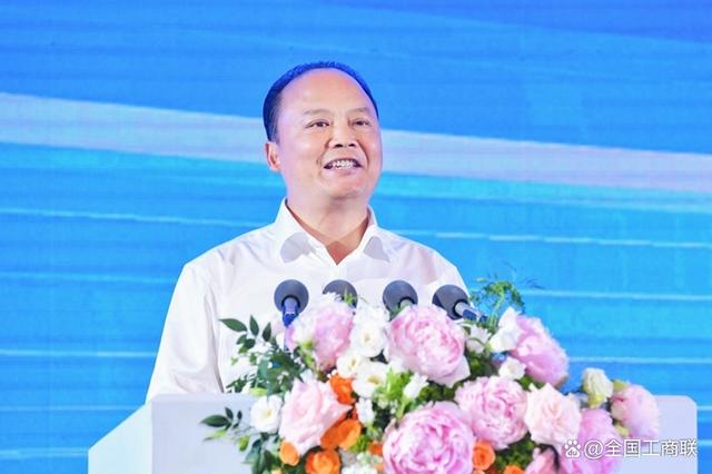 全國(guó)工商聯(lián)副主席，通威集團(tuán)董事局主席劉漢元：加快建設(shè)可再生能源 構(gòu)建川渝清潔能源一體化