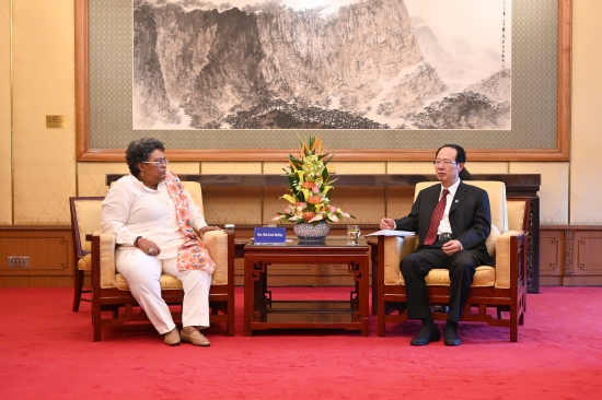 中國電建黨委書記、董事長丁焰章拜會巴巴多斯總理莫特利