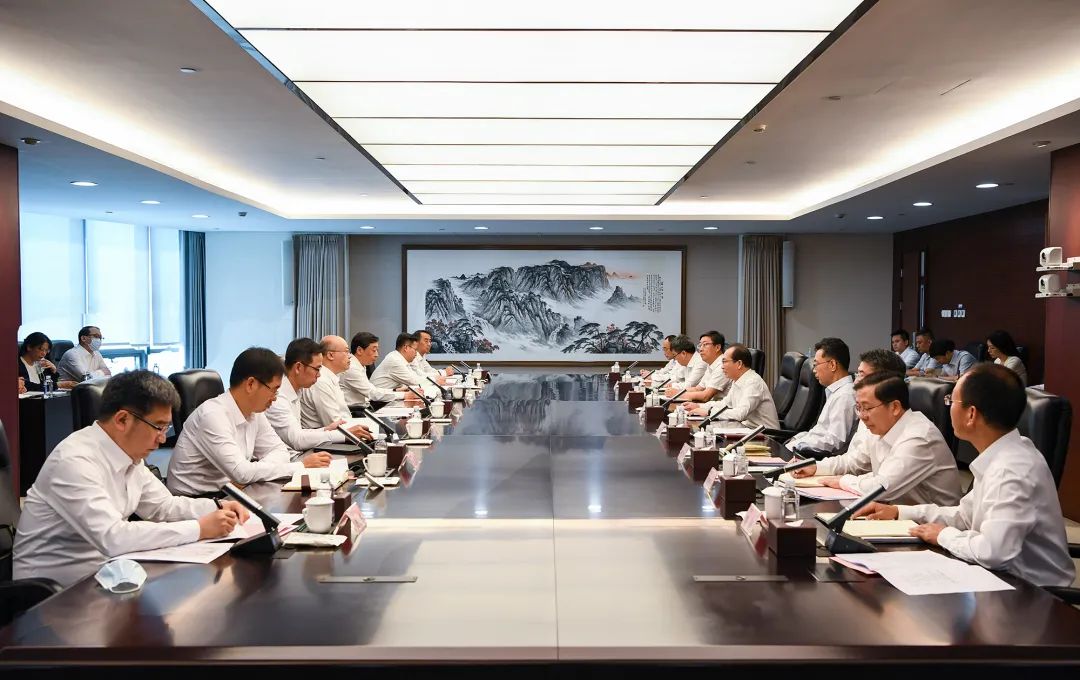 華電集團黨組書記、董事長江毅與河北省委副書記、省長王正譜舉行會談