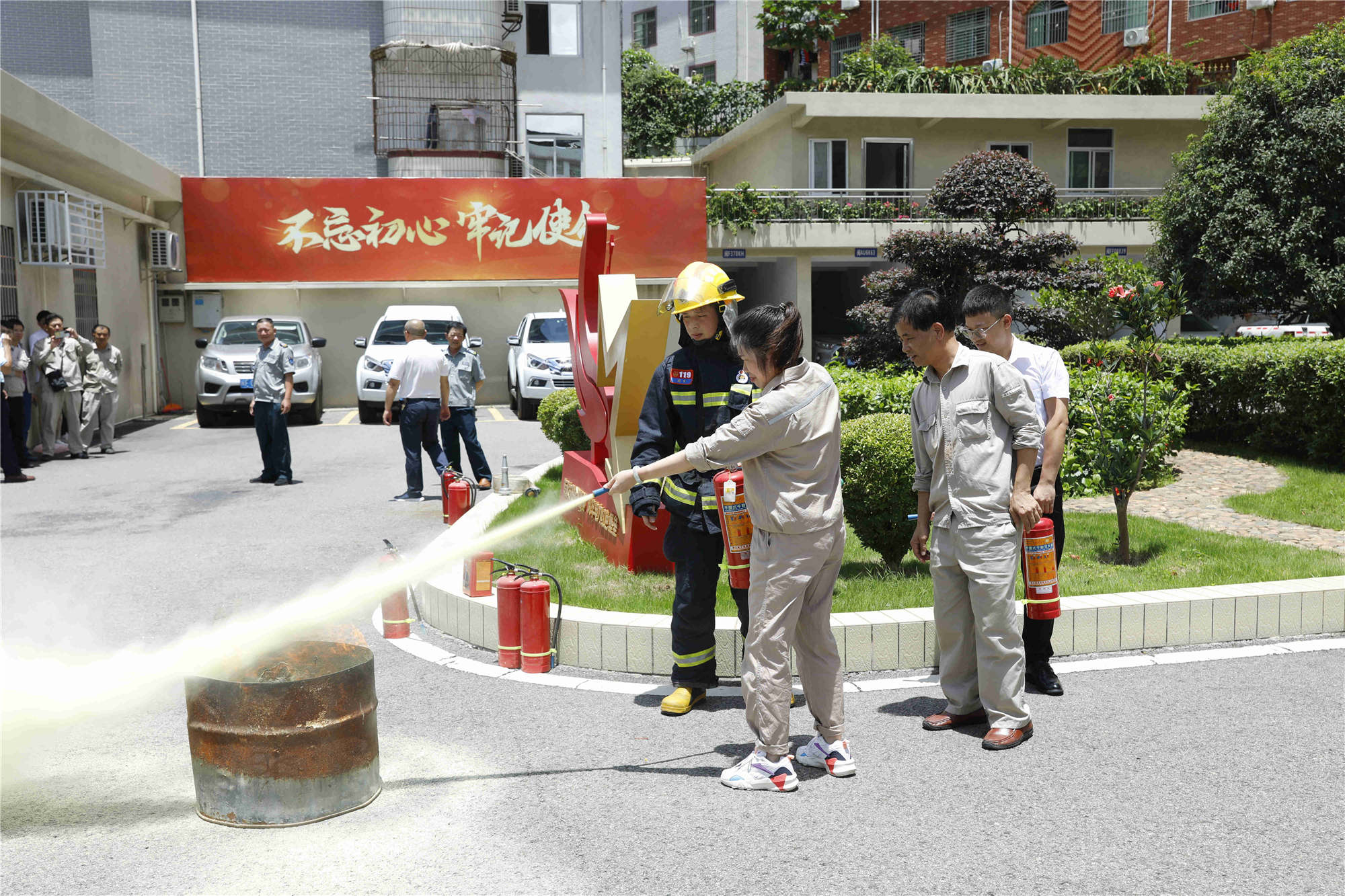 國(guó)網(wǎng)上杭縣供電公司開(kāi)展消防演練 筑牢安全防火墻