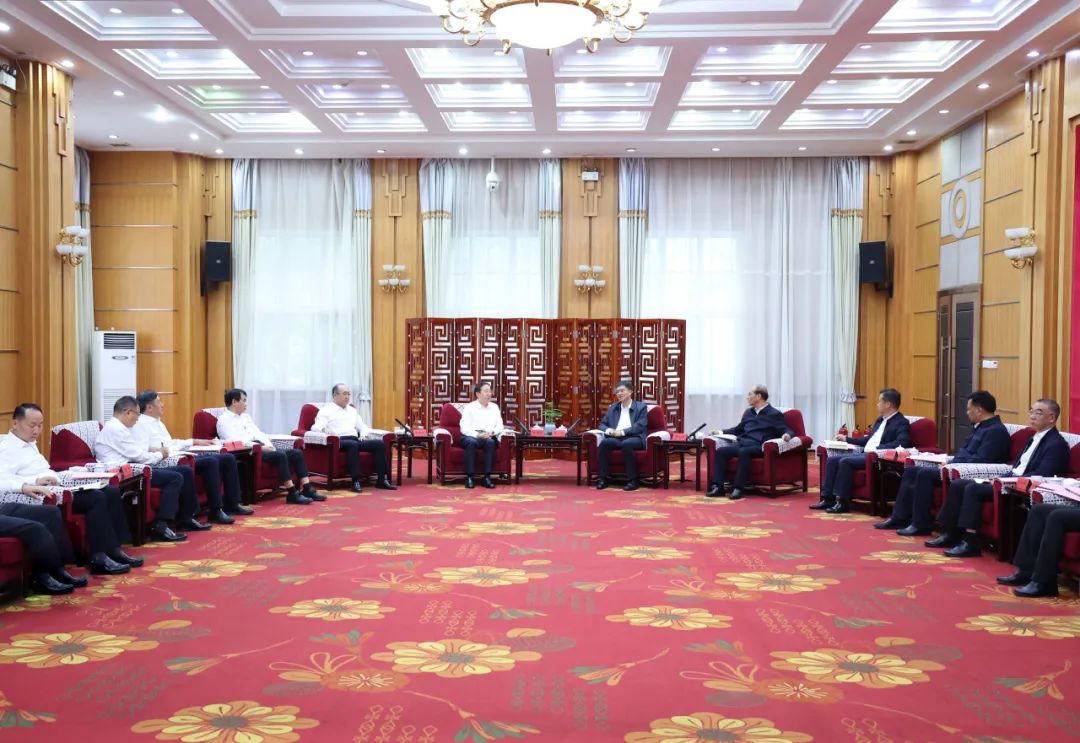 國家電網(wǎng)公司董事長、黨組書辛保安會見青海省委書記陳剛、省長吳曉軍、省政協(xié)主席公保扎西