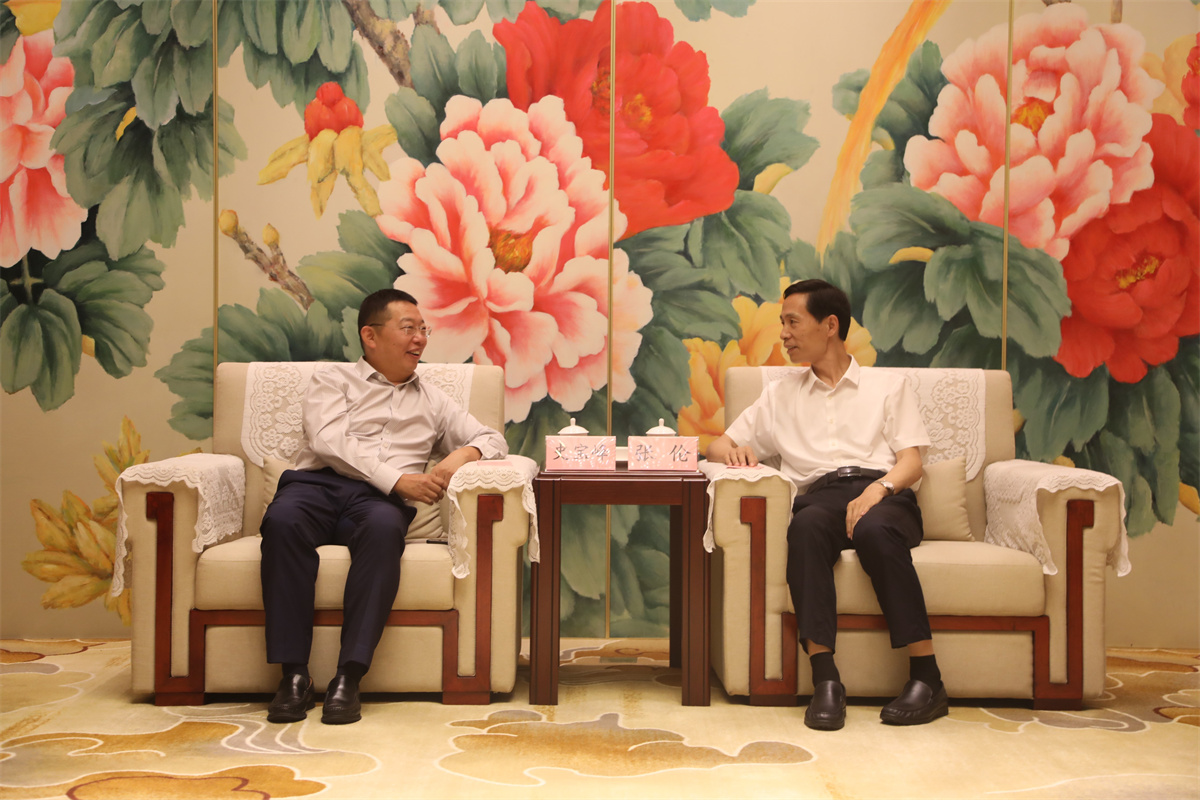 華潤電力董事局主席史寶峰拜會菏澤市委書記張倫、市長李春英