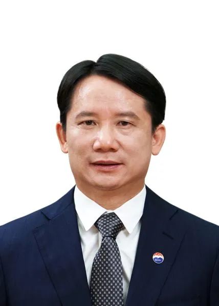 曾任貴州省能源局黨組書記、局長 丁雄軍當(dāng)選中國貴州茅臺(tái)酒廠(集團(tuán))黨委書記