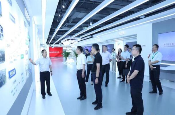 北京市經(jīng)信局副局長毛東軍調研國氫科技