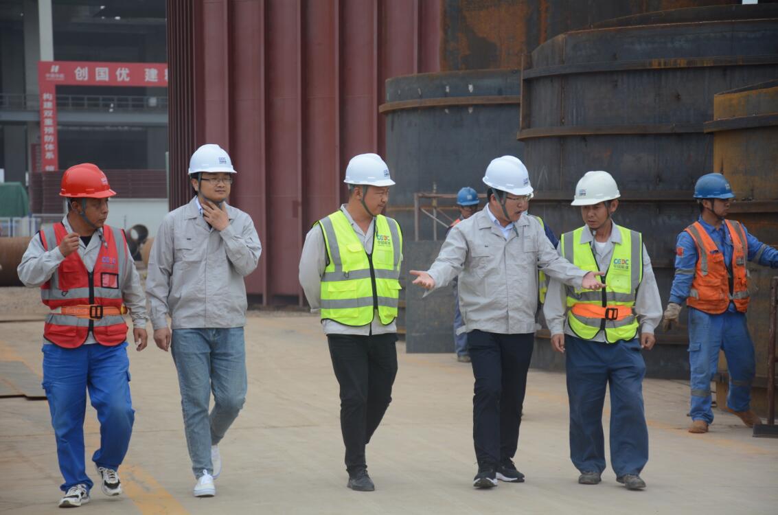 中國能建建筑集團黨委副書記、總經(jīng)理羅耕能到正寧百萬項目調(diào)研指導工作