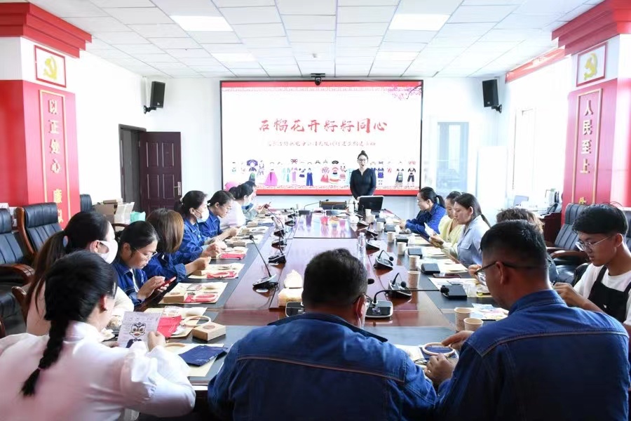 阿拉善供電公司:石榴花開籽籽同心 爭做民族團結(jié)踐行者