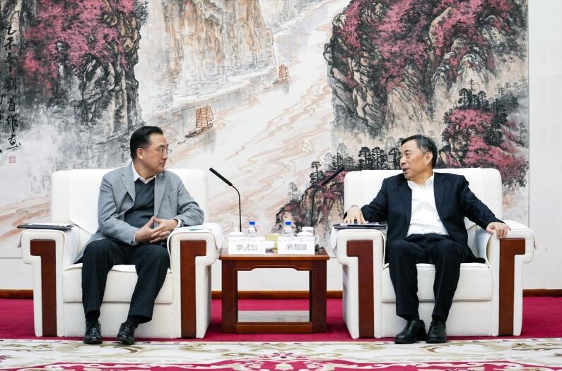 中國(guó)能建黨委書記、董事長(zhǎng)宋海良與華夏銀行黨委書記、董事長(zhǎng)李民吉會(huì)談