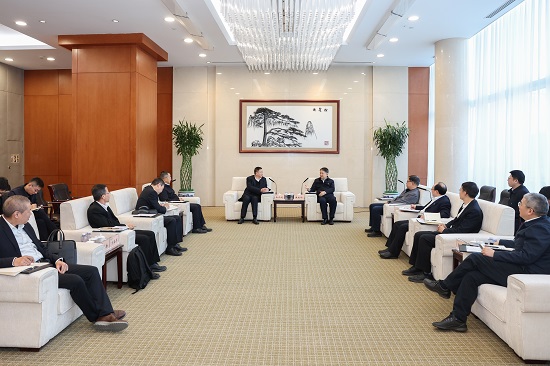 溫樞剛鄧建玲會(huì)見中廣核集團(tuán)董事長(zhǎng)楊長(zhǎng)利、總經(jīng)理高立剛