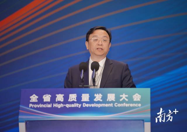 王傳福：新能源汽車發(fā)展只會快跑，不給喘口氣機會