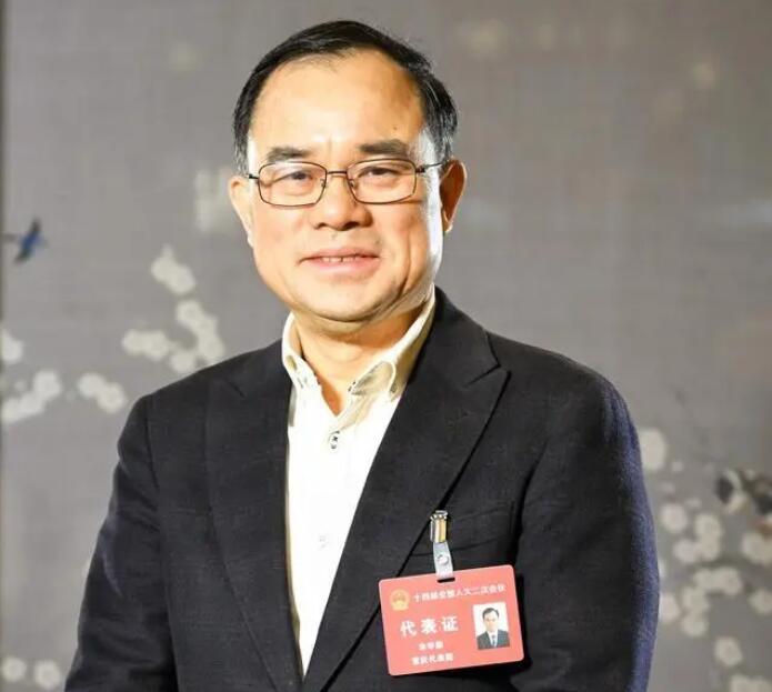 【兩會好聲音】全國人大代表、長安汽車董事長朱華榮：強化市場調(diào)節(jié)手段，進(jìn)一步改善汽車消費環(huán)境